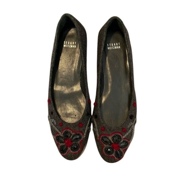 NWOT Stuart Weitzman grey flannel flats with red grey and black embellishments - Picture 1 of 13